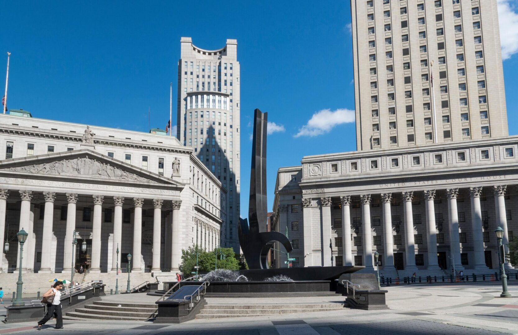 GEW9XT View of Foley Square, New York, with sculpture, Supreme Court Building, and United States Courthouse